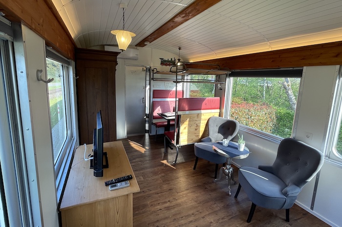 Ferienbahnhof Reichenbach im Dahner Felsenland – Ferienwohnungen im Eisenbahnwaggon